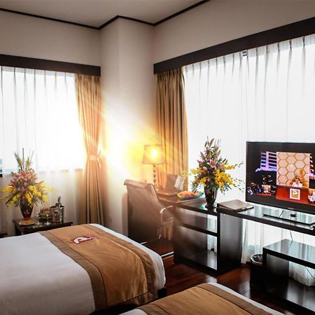 Halong Palace Hotel Hạ Long-öböl Kültér fotó